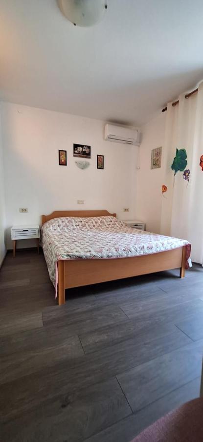 Apartments Villa Milenka Novaglia Esterno foto
