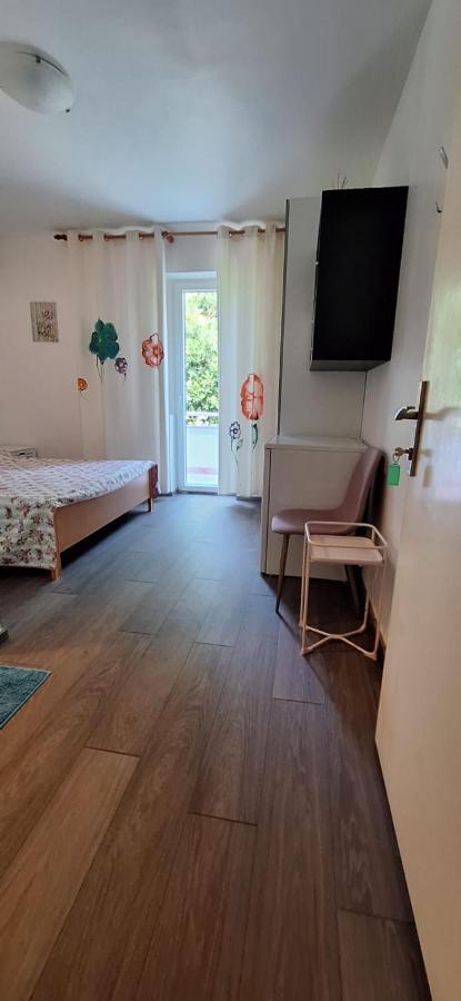 Apartments Villa Milenka Novaglia Esterno foto
