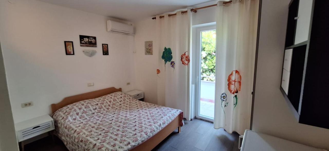 Apartments Villa Milenka Novaglia Esterno foto