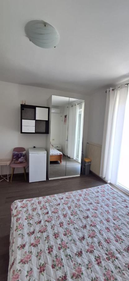 Apartments Villa Milenka Novaglia Esterno foto