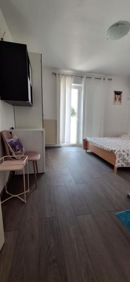 Apartments Villa Milenka Novaglia Esterno foto