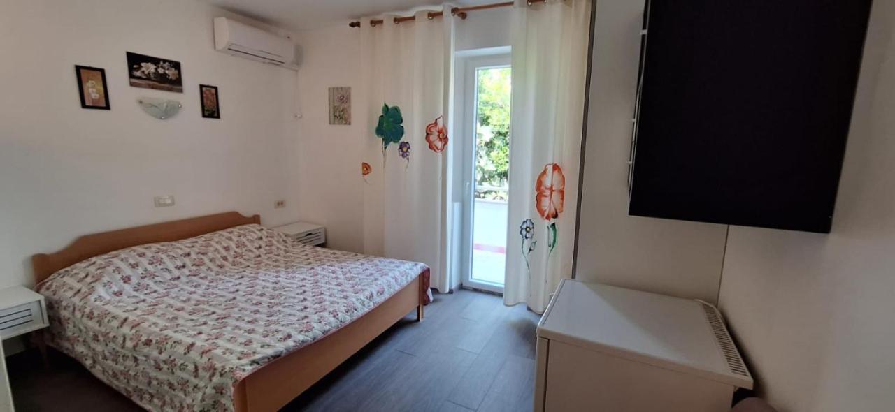 Apartments Villa Milenka Novaglia Esterno foto