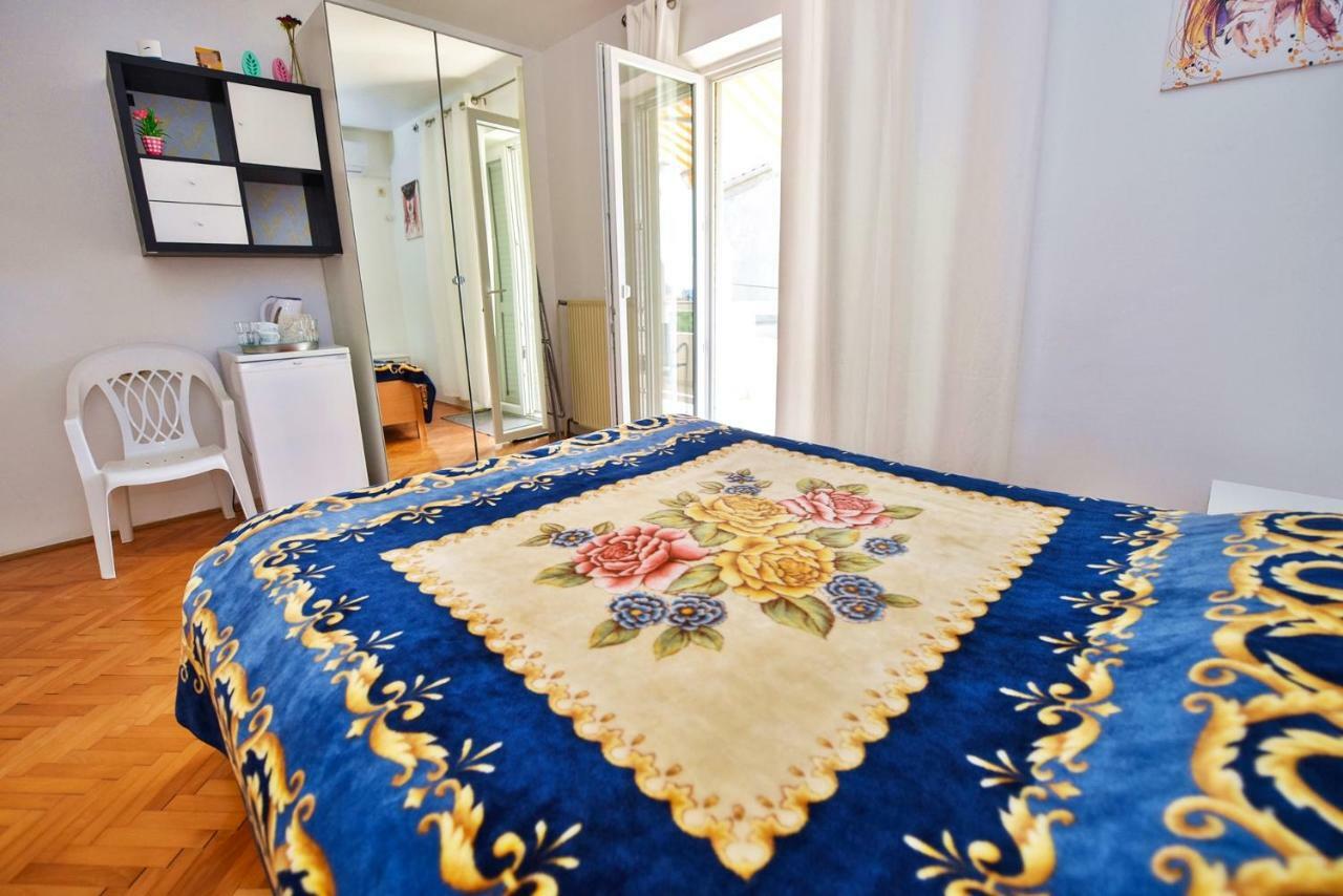 Apartments Villa Milenka Novaglia Esterno foto